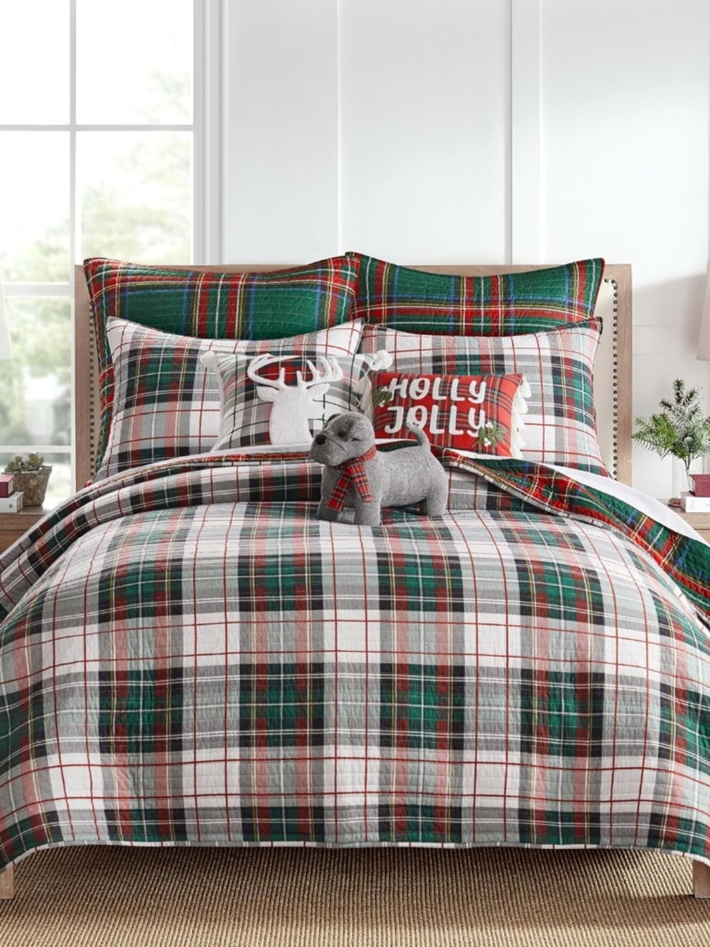 Thatch Home Spencer Holiday Quilt-One Full/Queen Quilt Levtex Home  190945185167